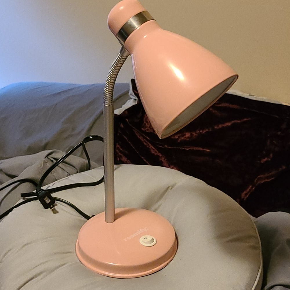 Roomify desk lap